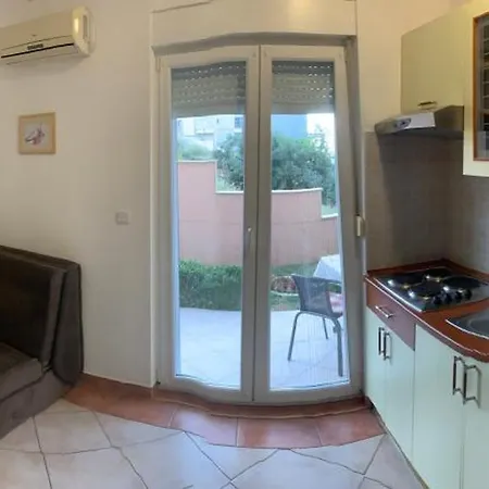 Zica Apartman *