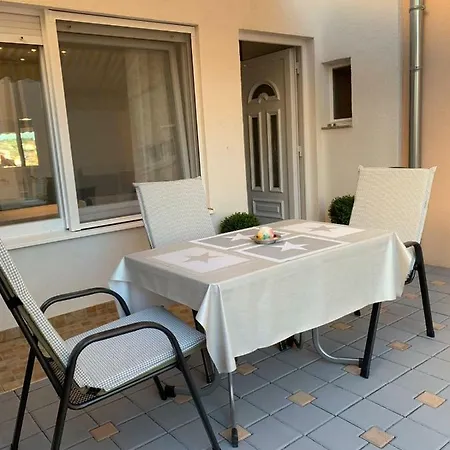 Apartment Zica *