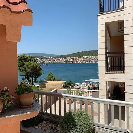 Apartament Zica *